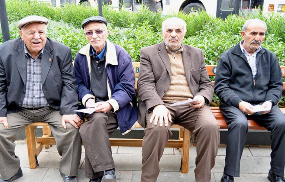 Çalışan emeklilerin maaşı tamamen kesilebilir! Kara haberi SGK Uzmanı verdi - Resim: 4